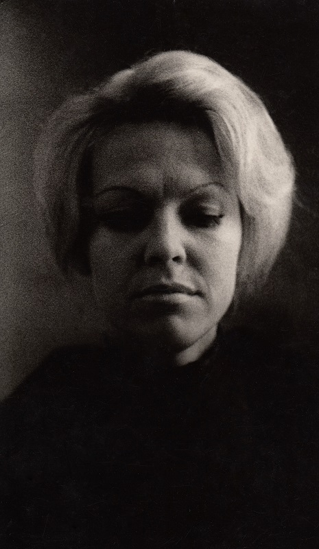 File:Orlova, Liina (Hedda Tesman – Liina Orlova. Ibseni „Hedda Gabler”. Vanemuine, 1975, erakogu).jpg